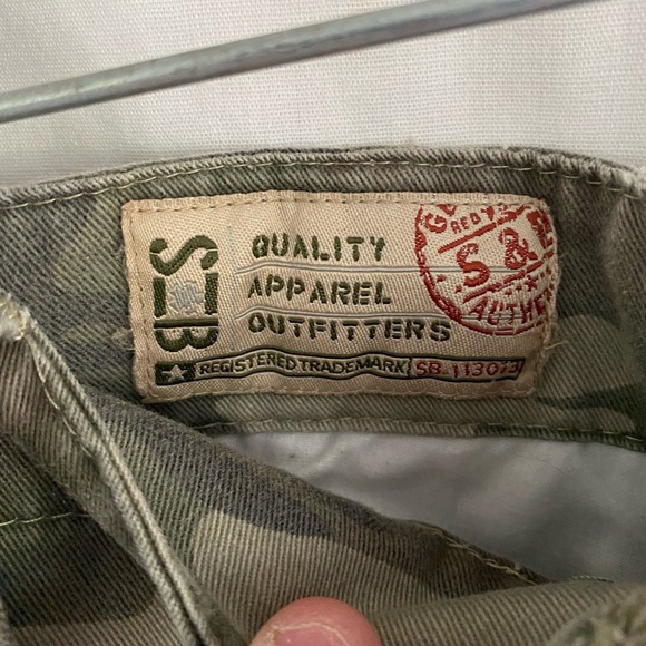 Men’s Military Camo Hunting pants 34” x 32” Quality Apparel Outfitters - Picture 6 of 9